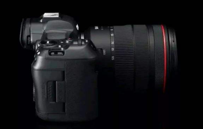 副總裁揭秘特斯拉黑色車(chē)漆：百萬(wàn)級微珠與三重結構打造