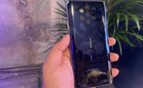 曝小米正測試曲面無(wú)孔屏新機 或為新一代小米MIX系列