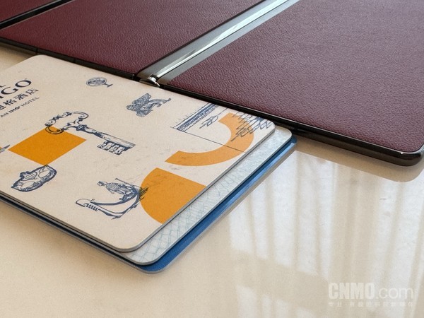 華為三折疊和硬幣比“薄”！余承東說(shuō)“全球最薄”不夸張