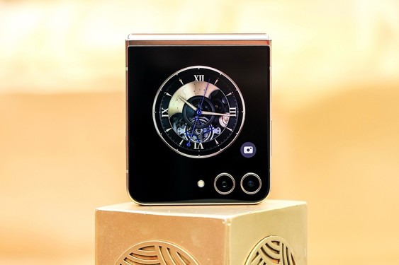 經(jīng)典韻味 優(yōu)雅格調 心系天下三星W24 Flip展折疊新篇