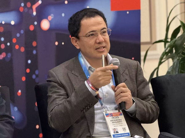 （聯(lián)想集團副總裁、中國區戰略及業(yè)務(wù)拓展副總裁阿木）