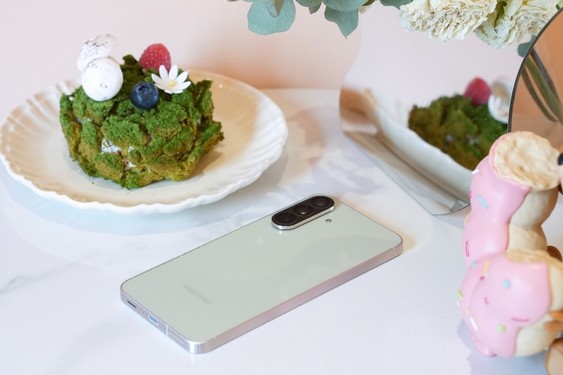 “AI”在520 三星Galaxy A56 5G用創(chuàng  )新體驗定格心動(dòng)每一刻