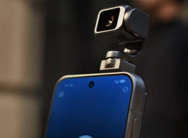 榮耀Robot Phone正式亮相 手機將有“大腦”和“手腳”？