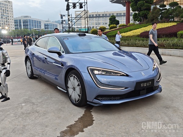 云輦-Z和易四方雙加持！仰望U7正式上市 62.8萬(wàn)元起