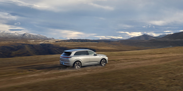 李想發(fā)8周年全體員工信:2025年目標交付量160萬(wàn)輛