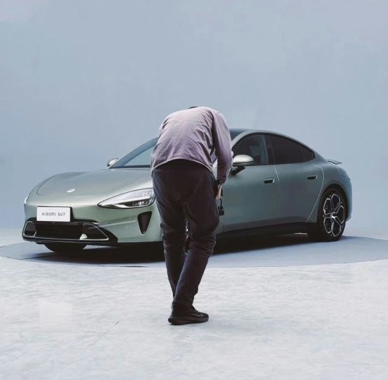 小米高級副總裁稱(chēng)今天是個(gè)好日子 難道是汽車(chē)要官宣？