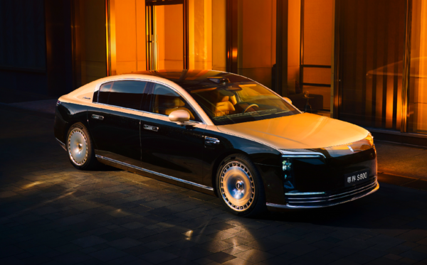 同比增長(cháng)235%！華為乾崑發(fā)布2026年春節出行報告