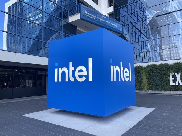 英特爾或于2028年有望為蘋(píng)果iPhone代工部分芯片