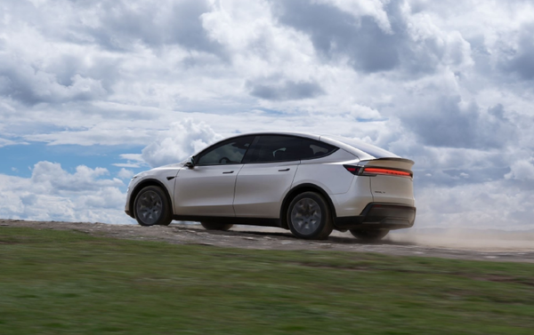 特斯拉和蘋(píng)果均已敲定國內LLM供應商 猜猜都是誰(shuí)？