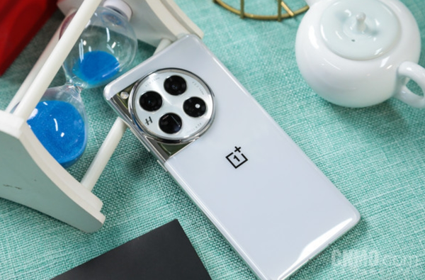 曝一加13進(jìn)度很快 或搶驍龍8 Gen4首發(fā) 小米15“?！?？