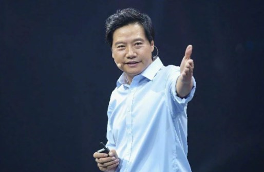 雷軍談大模型AIGC：在A(yíng)I領(lǐng)域耕耘多年 會(huì )全力以赴