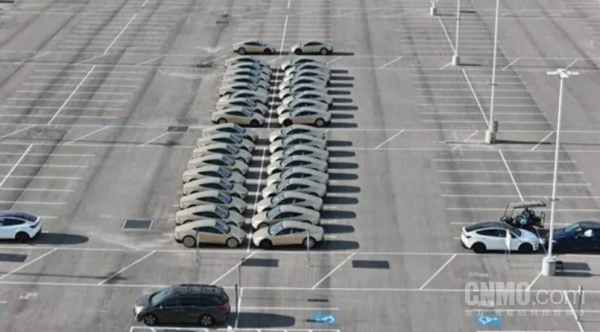 特斯拉Cybercab現身得州工廠(chǎng) 碰撞測試正在進(jìn)行中