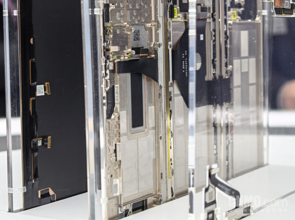 華為Mate XTs拆解機亮相MWC 2026 內部構造“一覽無(wú)遺”