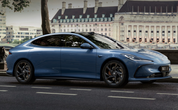 智己L6上市48小時(shí)鎖單量破6000臺 新車(chē)售價(jià)19.99萬(wàn)起